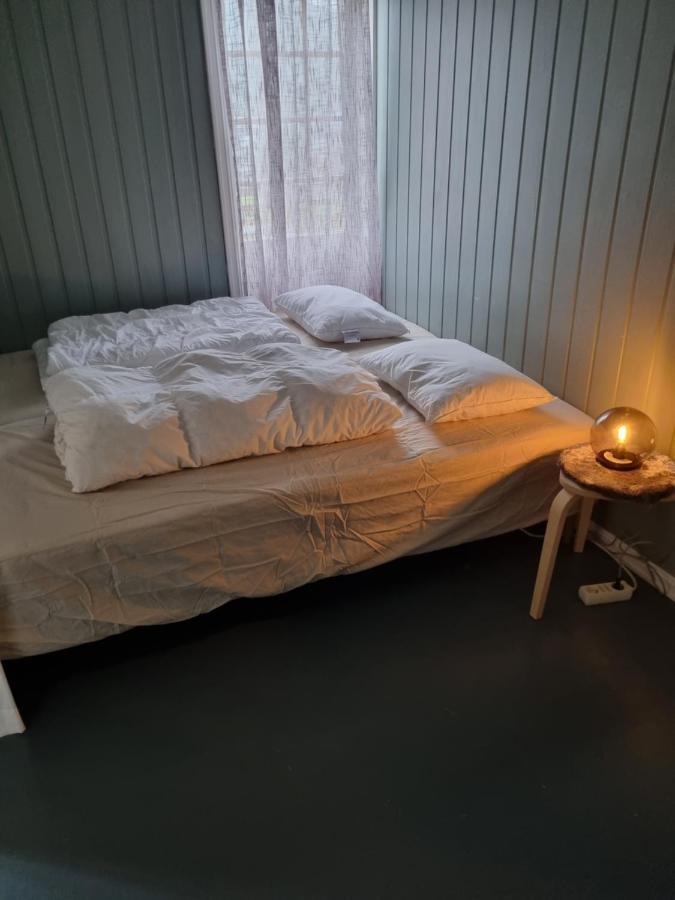 Stor Leilighet Med 4 Senger Sentralt I Forde ภายนอก รูปภาพ